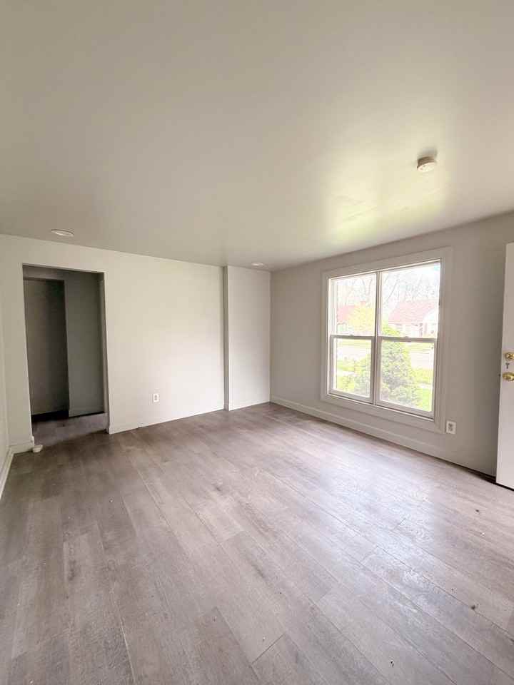 15815 Evergreen Rd #1 - Photo 4 of 12