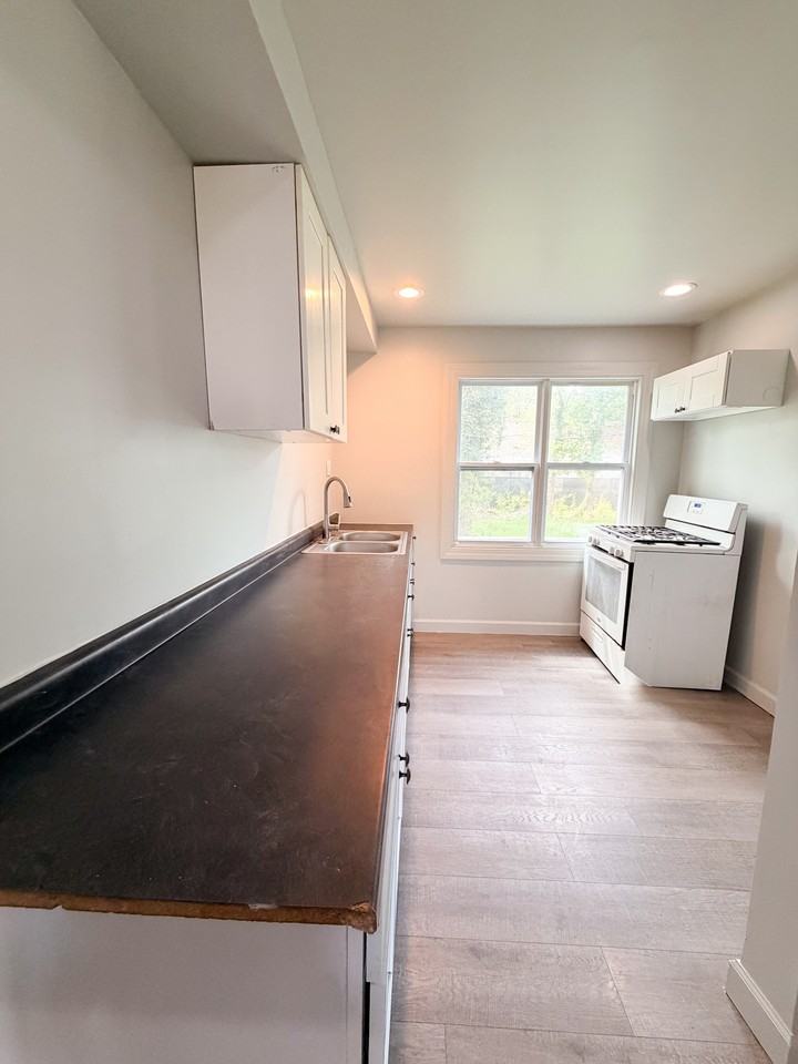 15815 Evergreen Rd #1 - Photo 6 of 12
