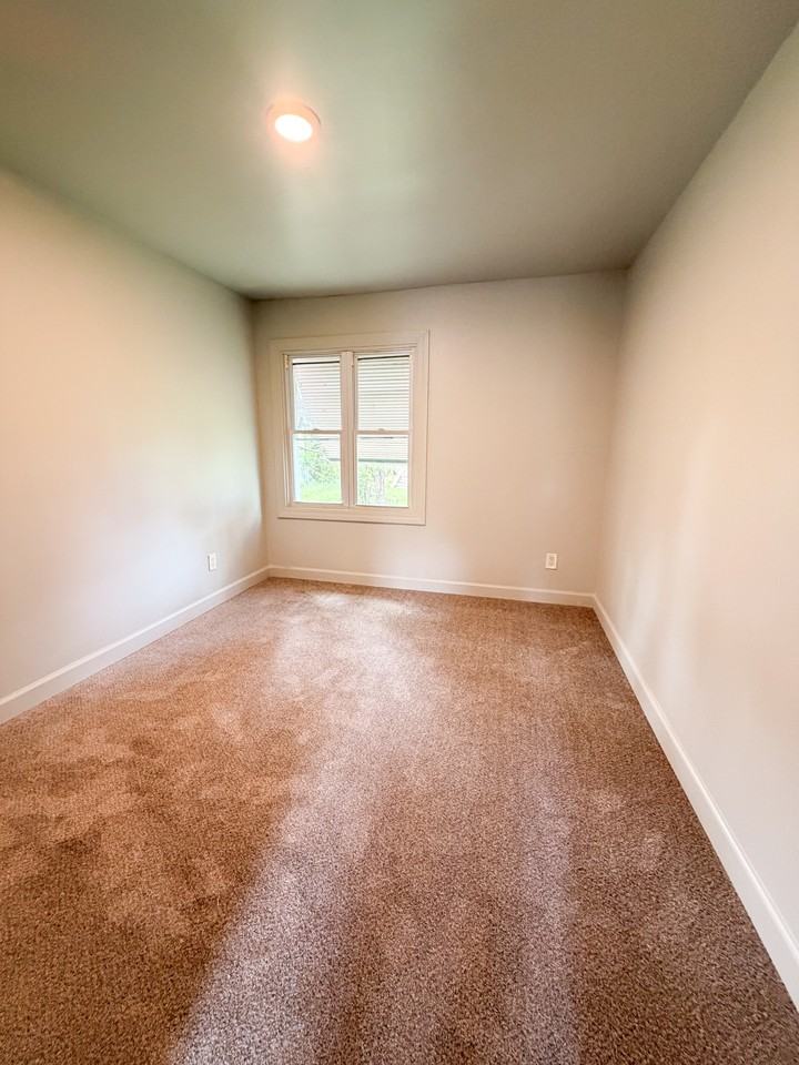 15815 Evergreen Rd #1 - Photo 7 of 12