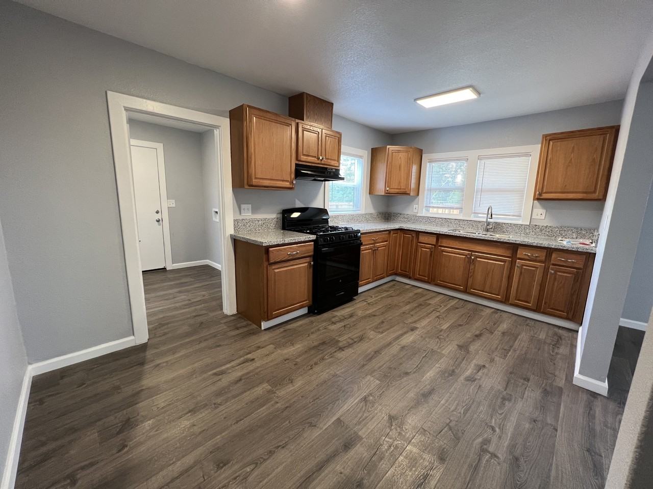 R&B: 28994 Road 168 #1 - Photo 3 of 10