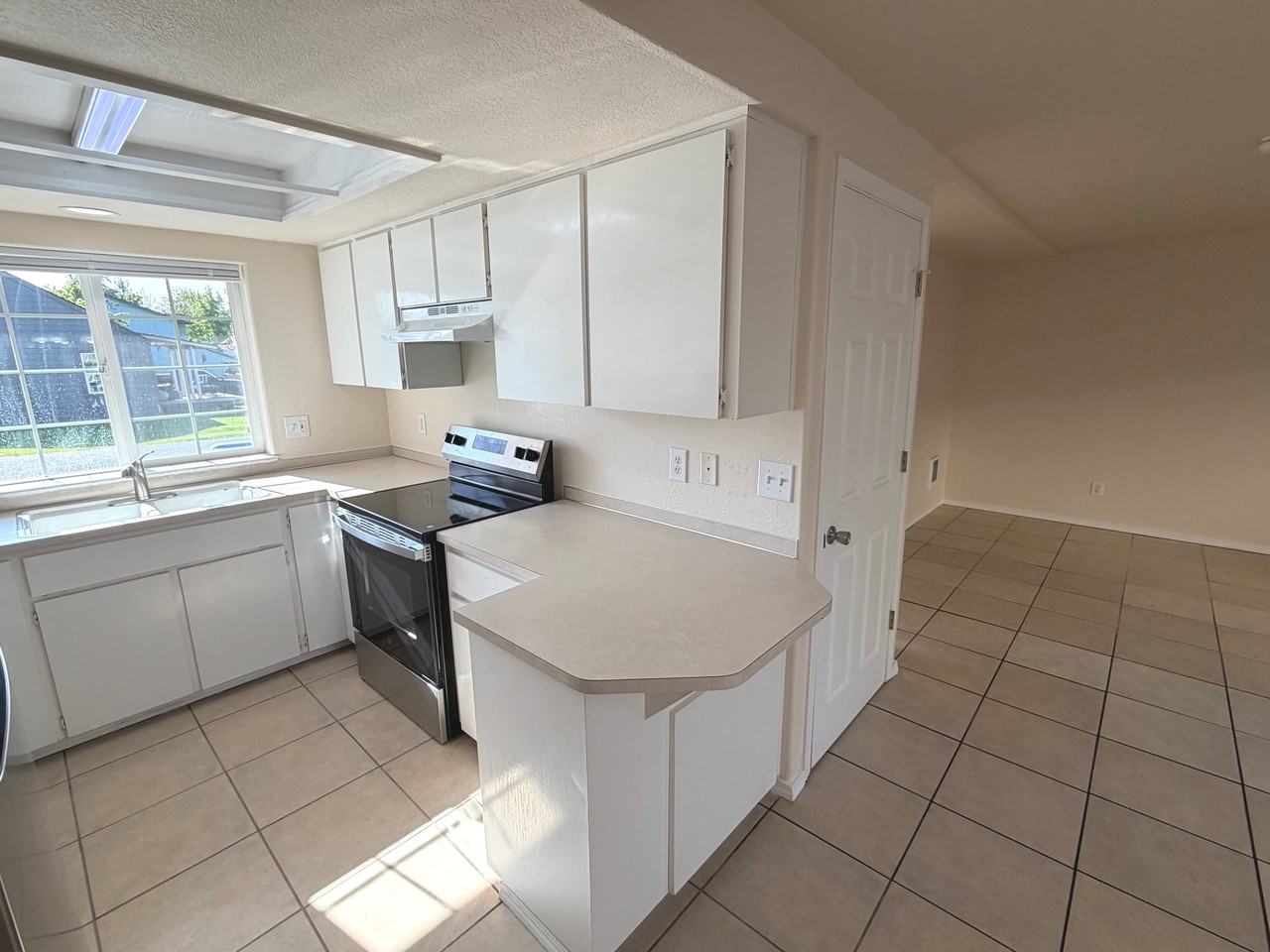 4334 Ward Pl Ne #1 - Photo 2 of 38