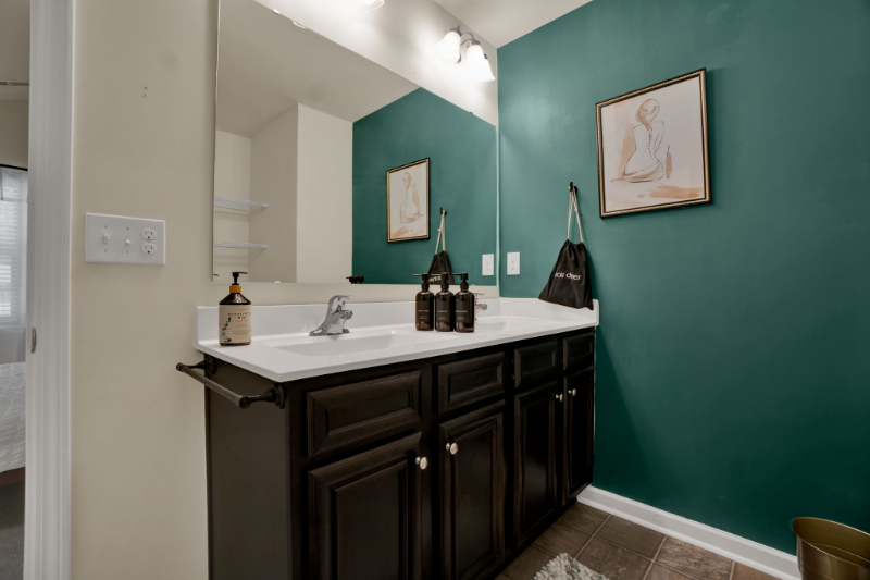 565 Stockton Way - Photo 3 of 27