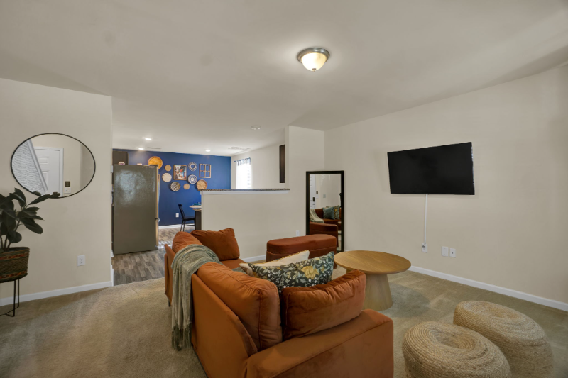 565 Stockton Way - Photo 7 of 27
