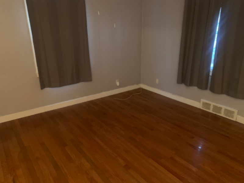 527 Pearl Harbor St - Photo 5 of 9