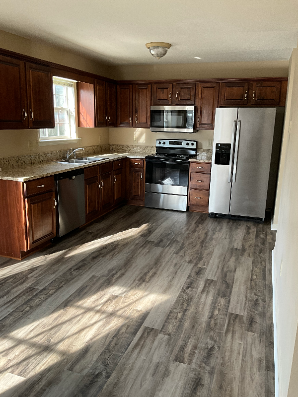 615 N High St #B - Photo 2 of 9