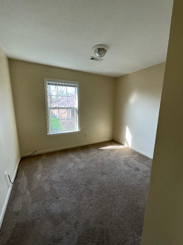 615 N High St #B - Photo 6 of 9
