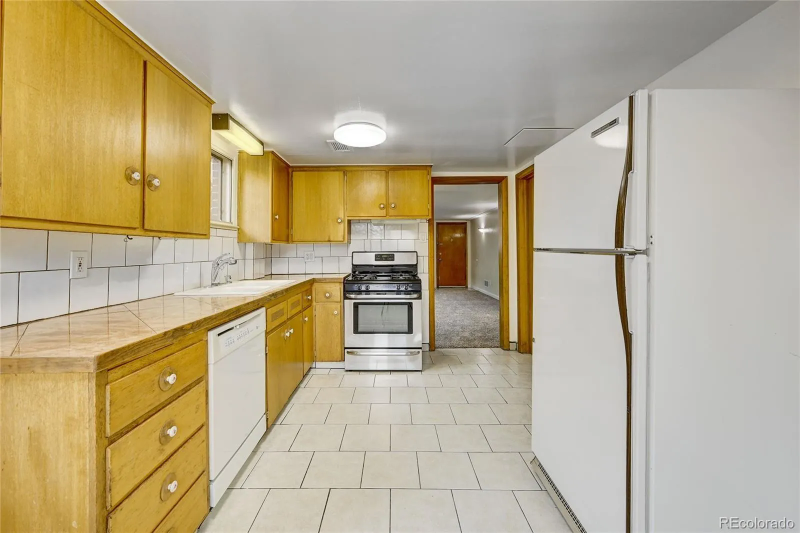 4334 Batavia Pl #B - Photo 6 of 18
