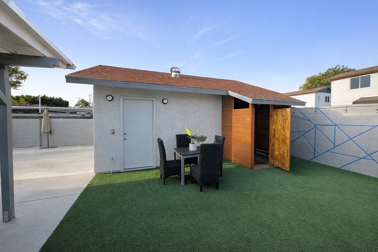 7834 Beck Ave - Photo 3 of 23