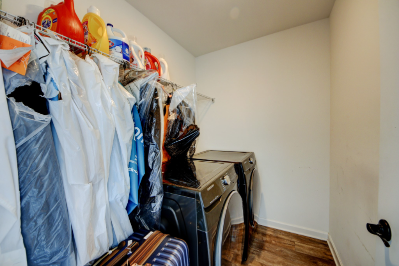1125 Kirkland Cir - Photo 5 of 35