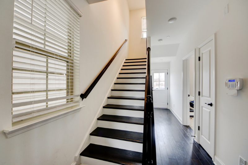 1125 Kirkland Cir - Photo 6 of 35