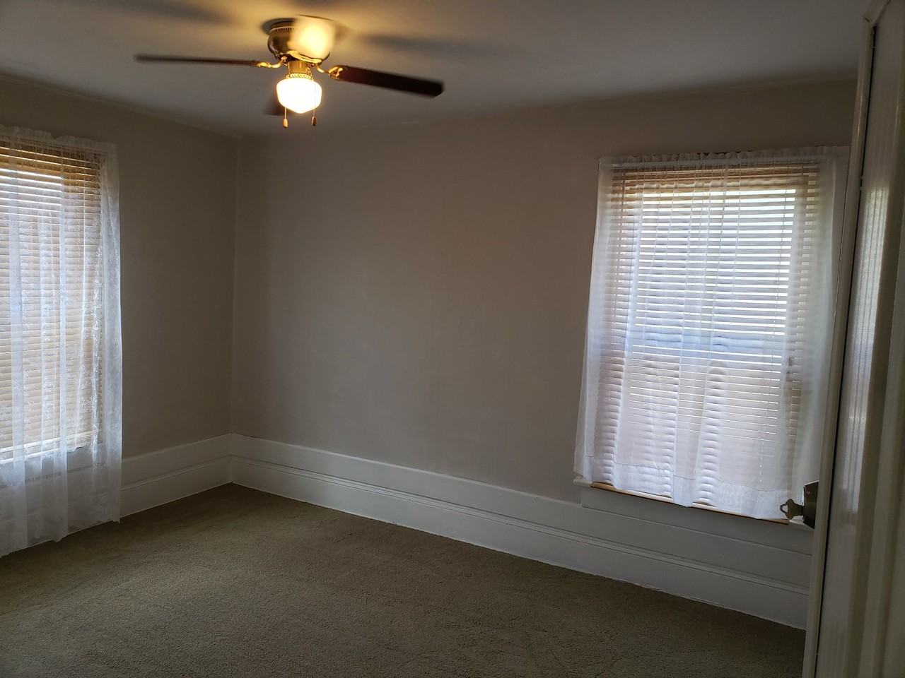 210 Jackson St - Photo 7 of 9