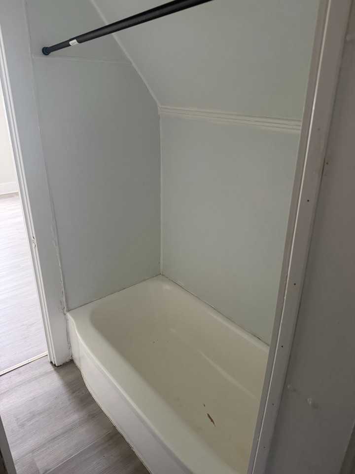 100 Nanticoke Ave #4 - Photo 6 of 14