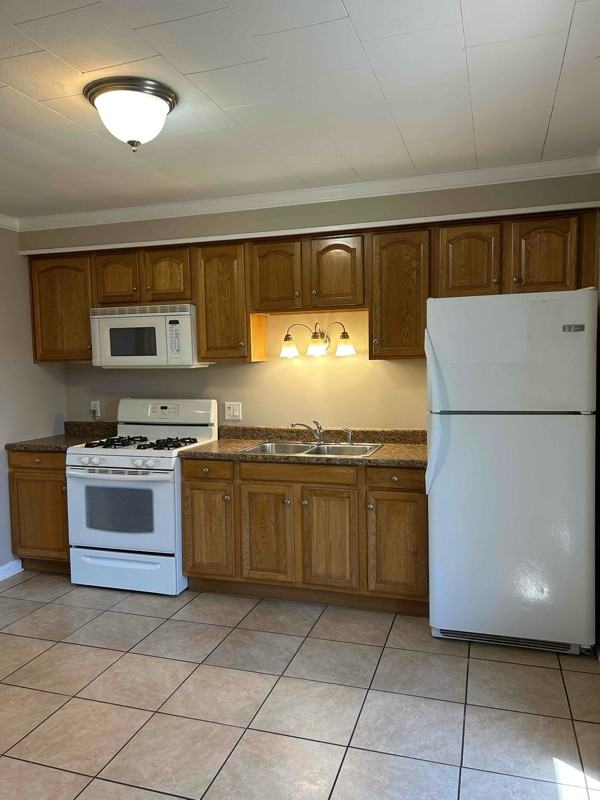 201 Delwood Dr - Photo 3 of 31