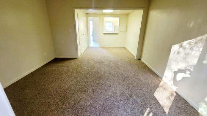 3949 Keswick Ct - Photo 5 of 19