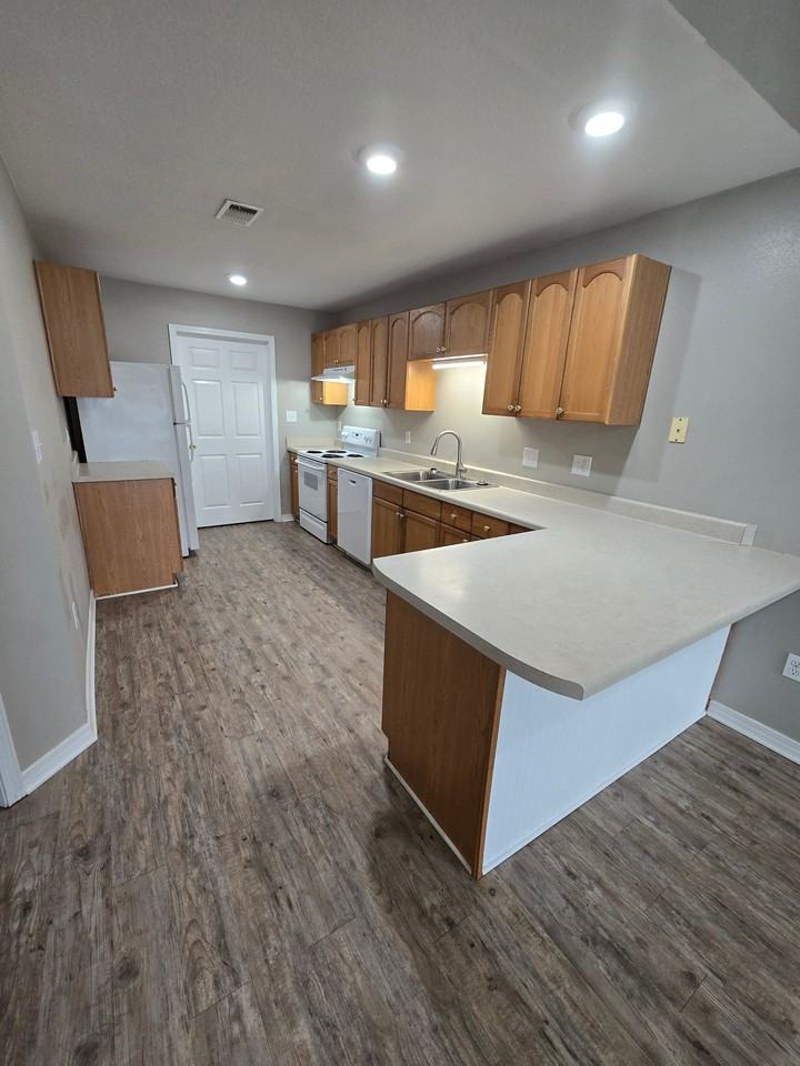 15127 Deer Creek Dr #A - Photo 4 of 13