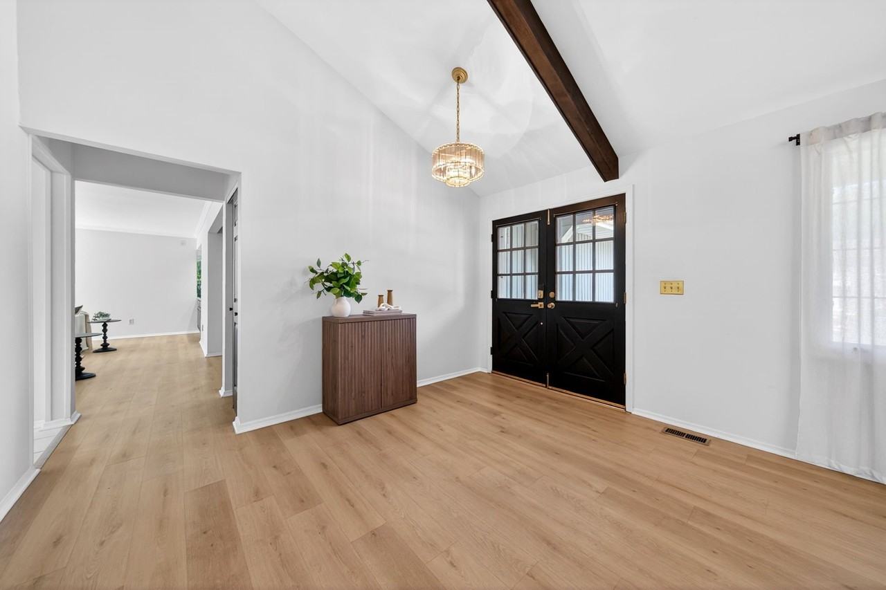 2019 Cedarmill Dr - Photo 4 of 36