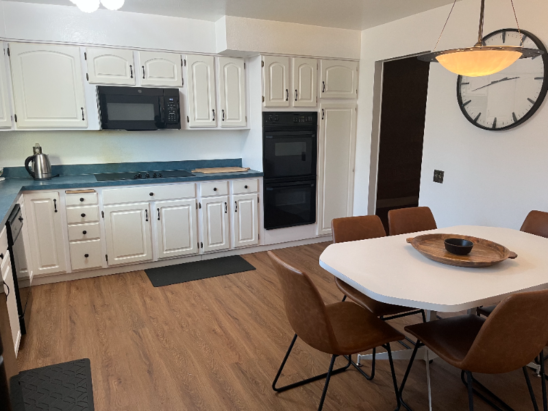 661 S Fulton St - Photo 4 of 31
