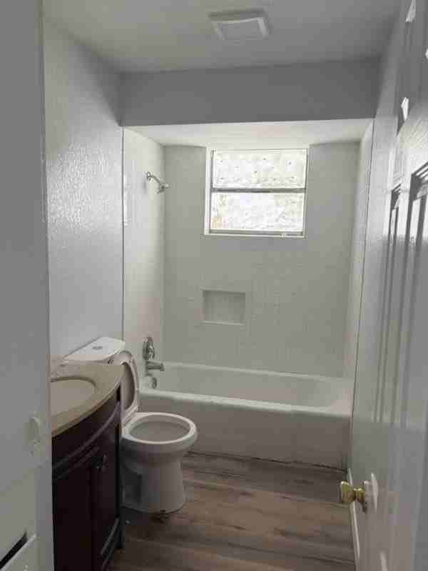 401 Branch St - Photo 3 of 9