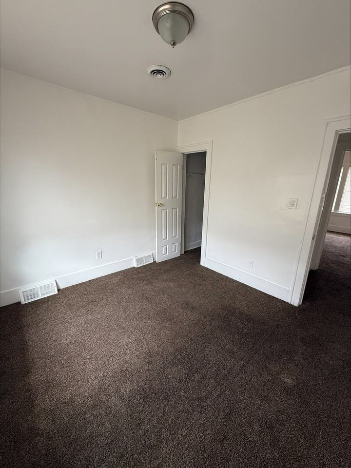 12303 Cloverlawn St - Photo 4 of 6