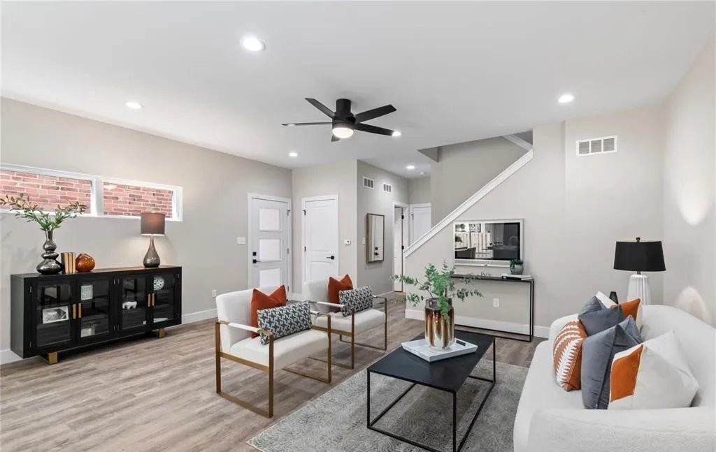 2734 59th St - Photo 2 of 4