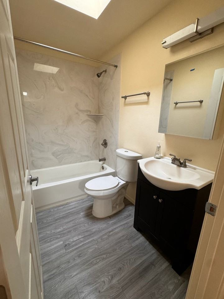 4145 E Fairmount St #D - Photo 4 of 10