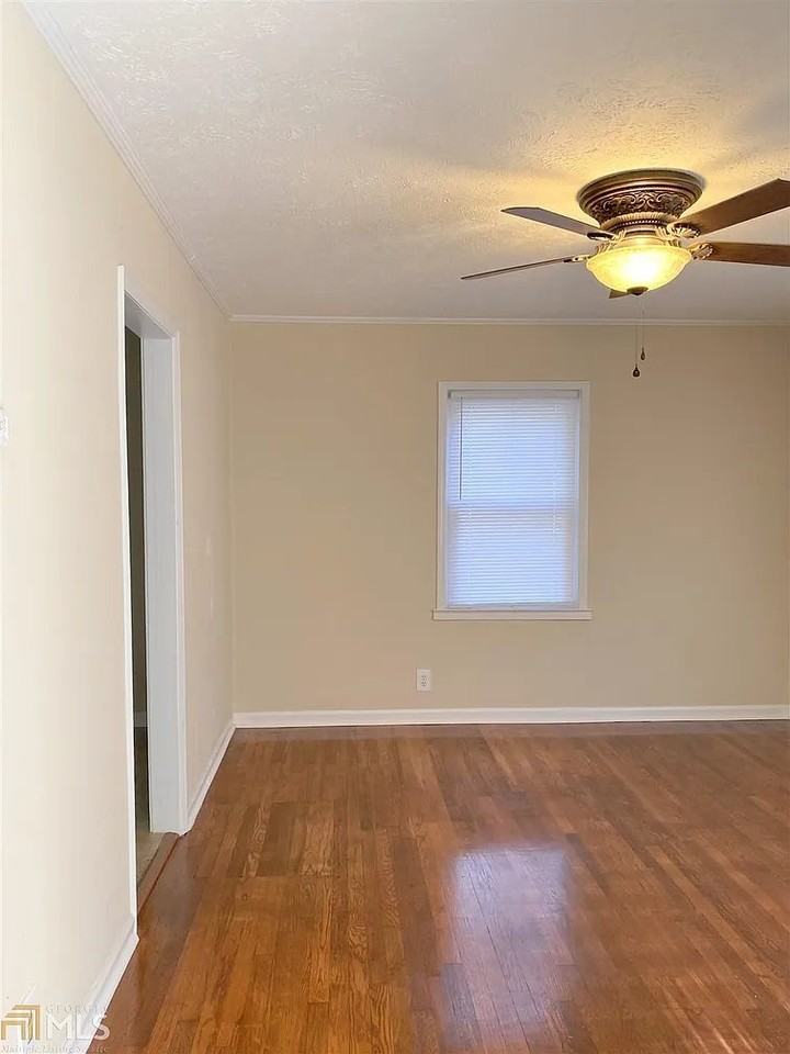 4560 Burks Rd - Photo 3 of 7