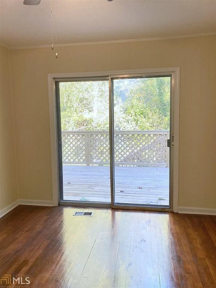 4560 Burks Rd - Photo 5 of 7