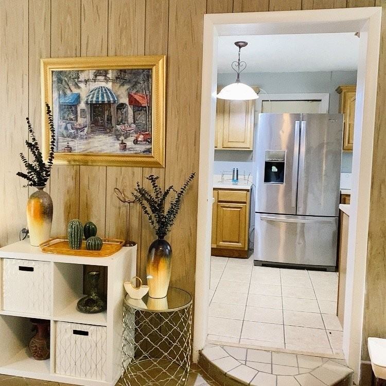 3033 Parkwood Dr #2 - Photo 4 of 25