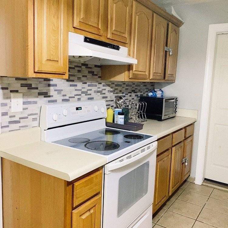 3033 Parkwood Dr #2 - Photo 5 of 25