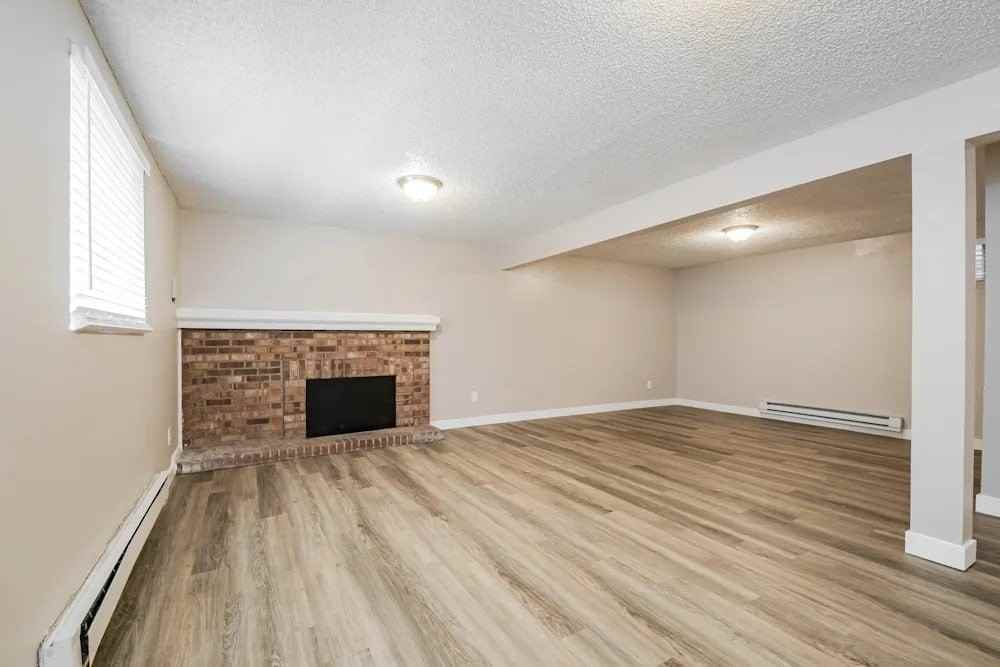 11164 Forest Ave - Photo 2 of 12