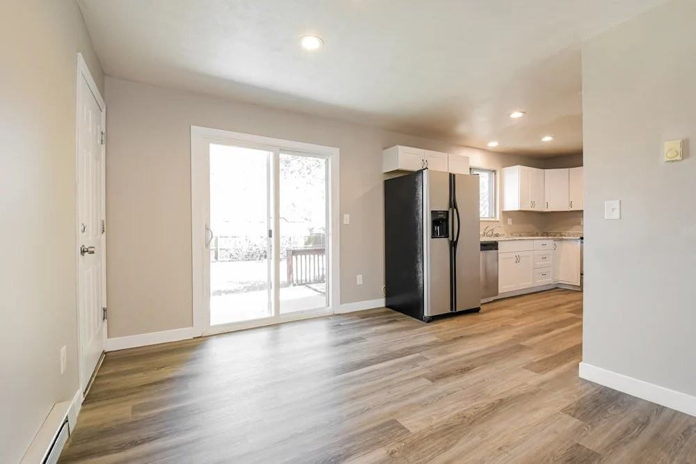 11164 Forest Ave - Photo 3 of 12