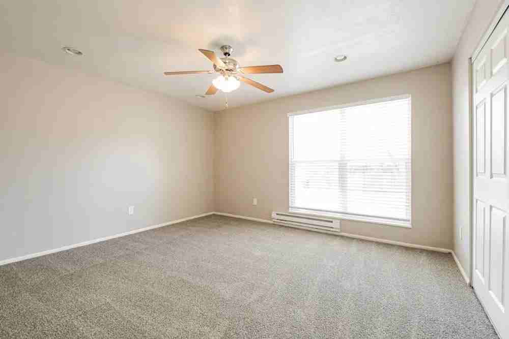 11164 Forest Ave - Photo 6 of 12