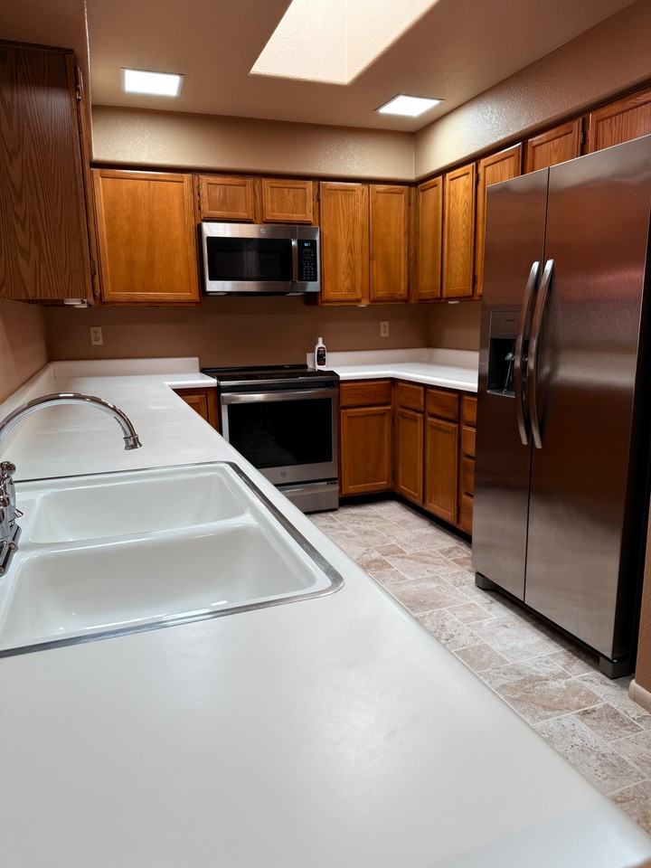 8631 N Little Oak Ln - Photo 4 of 10