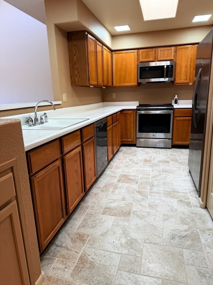 8631 N Little Oak Ln - Photo 5 of 10
