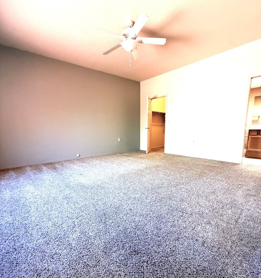 8631 N Little Oak Ln - Photo 6 of 10