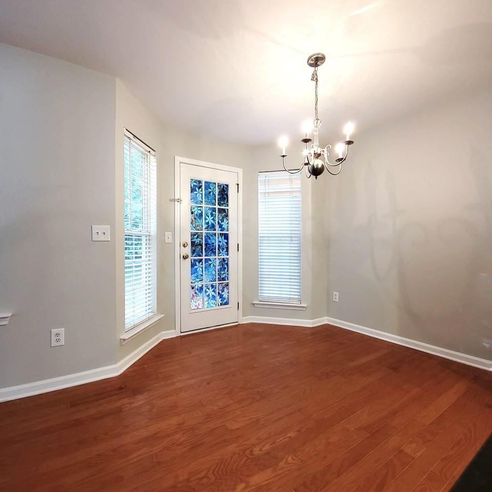 300 Cottonwood Creek Cir - Photo 5 of 20