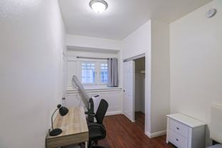 2626 S Budlong Ave - Photo 1 of 1