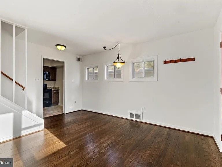 7858 Snead Ln - Photo 5 of 17