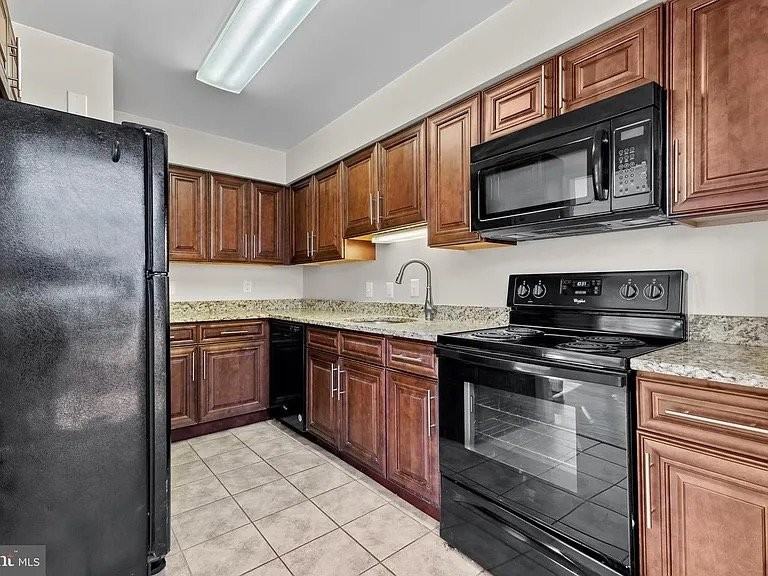 7858 Snead Ln - Photo 7 of 17