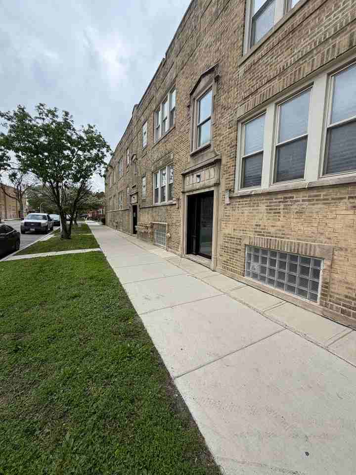 6559 S Mozart St #1S - Photo 3 of 8