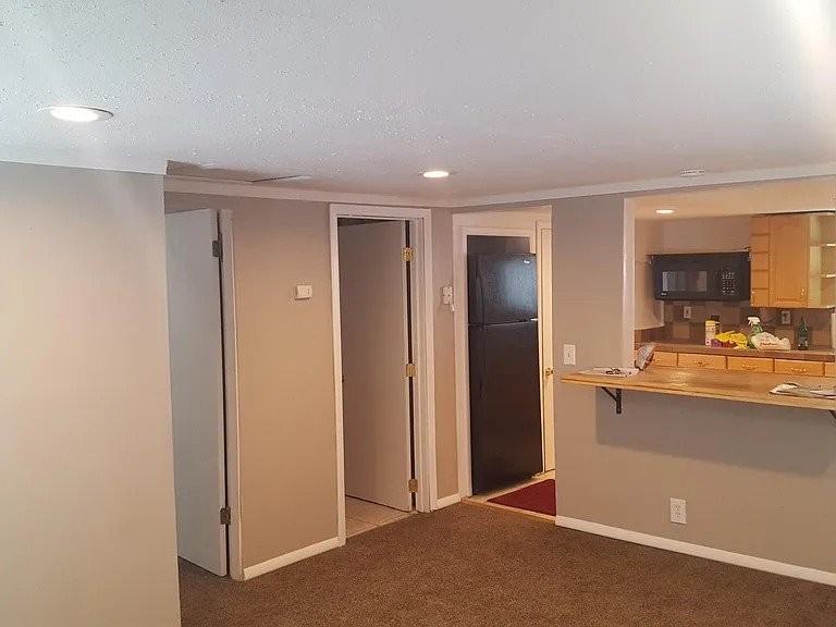 230 7th St - Photo 4 of 7