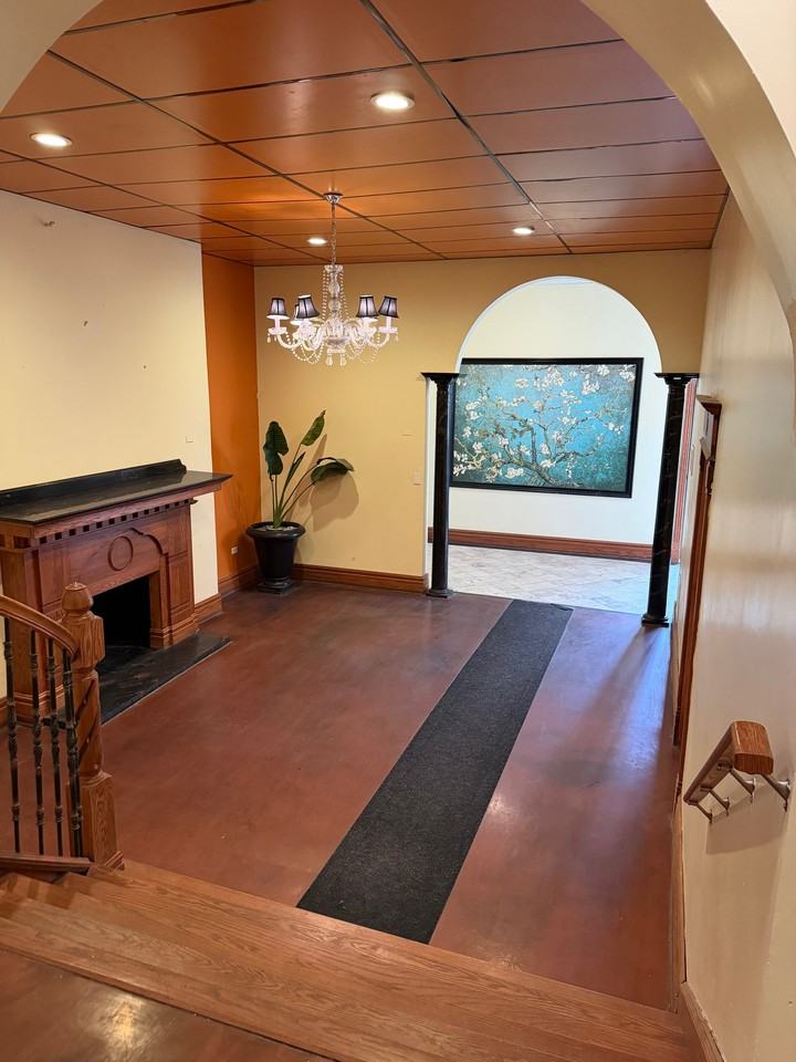 7908 S Langley Ave #201 - Photo 2 of 9