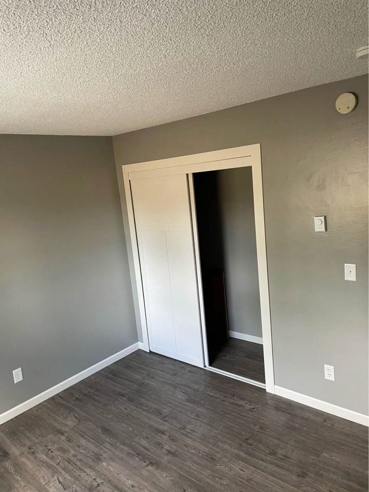 1427 Shakopee Ave E #2 - Photo 2 of 6