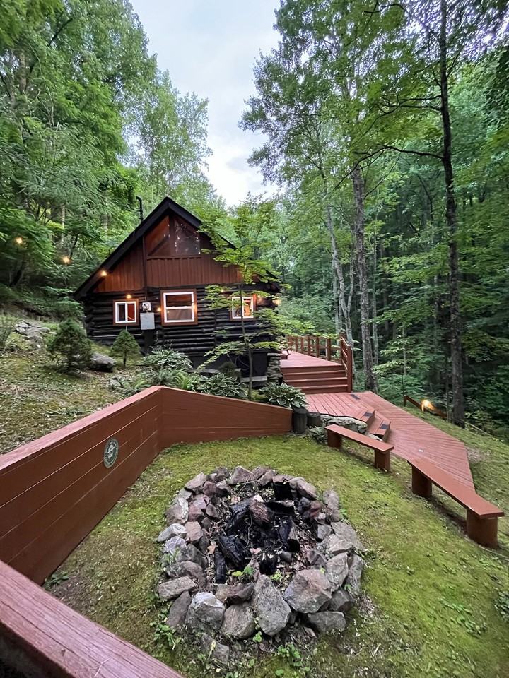 1878 Little Cove Rd - Photo 3 of 20