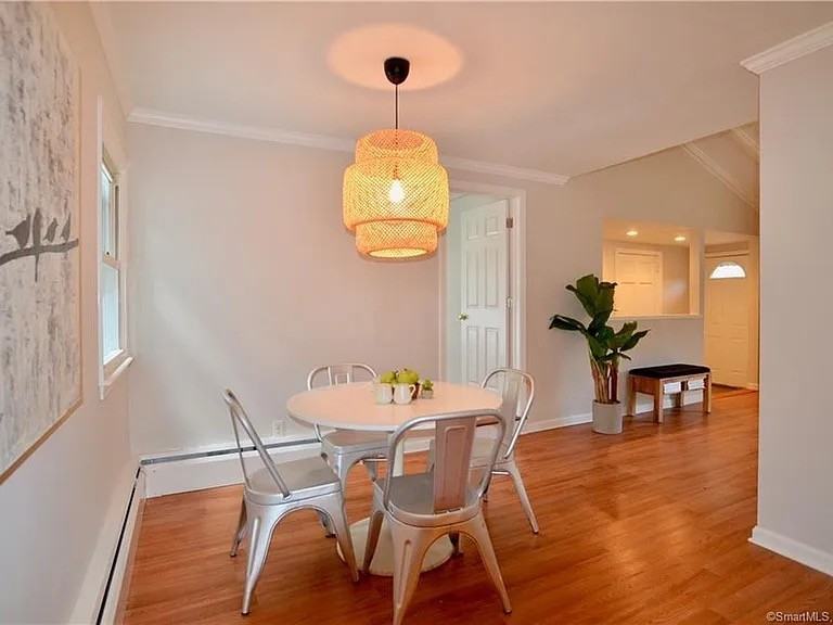 187 Elmwood Dr #1 - Photo 3 of 13
