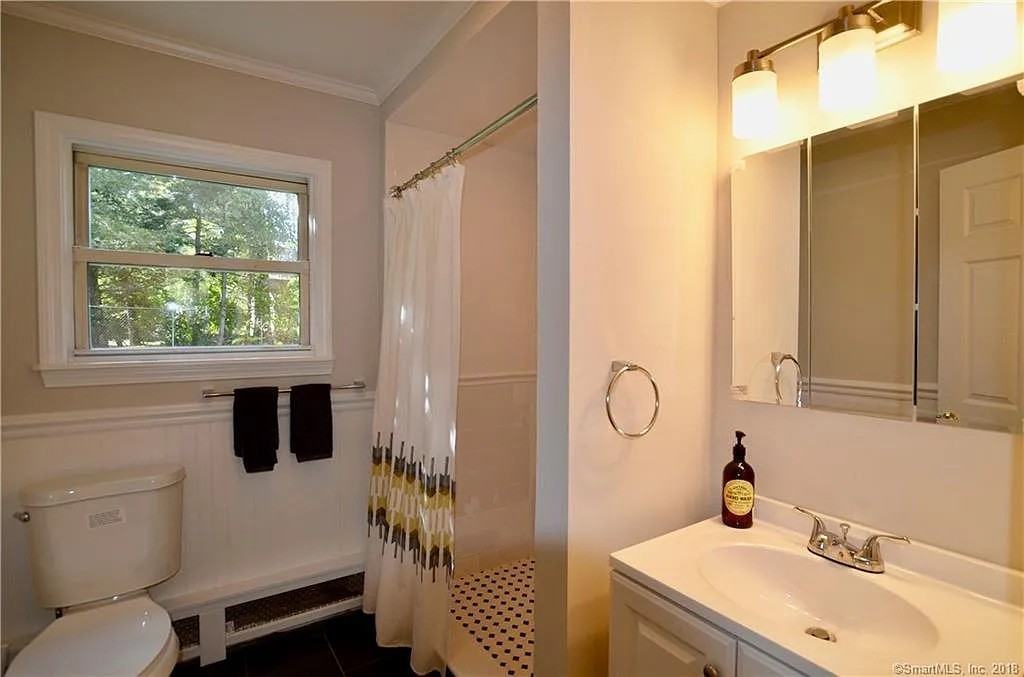 187 Elmwood Dr #1 - Photo 6 of 13