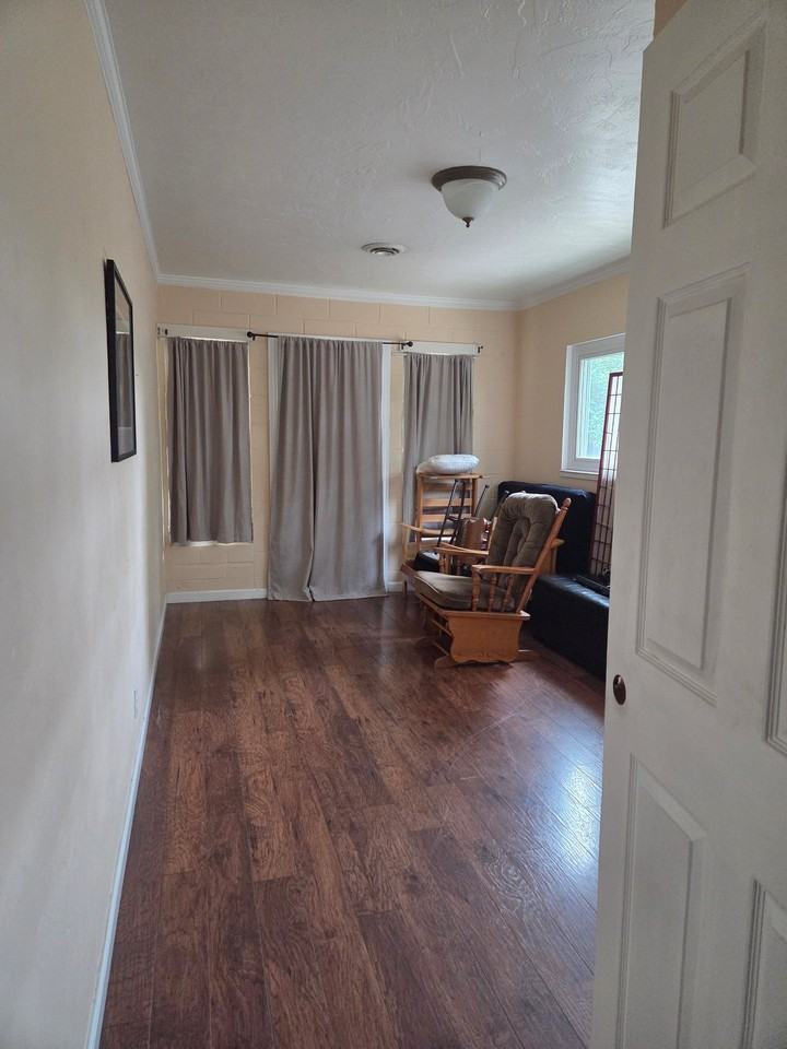 1409 56th St - Photo 2 of 3