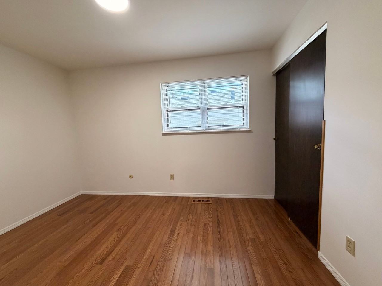 5404 Quincy St - Photo 6 of 20