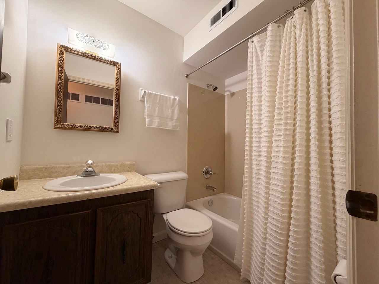 5404 Quincy St - Photo 7 of 20