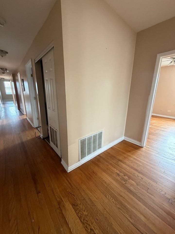 6949 S Green St - Photo 3 of 8
